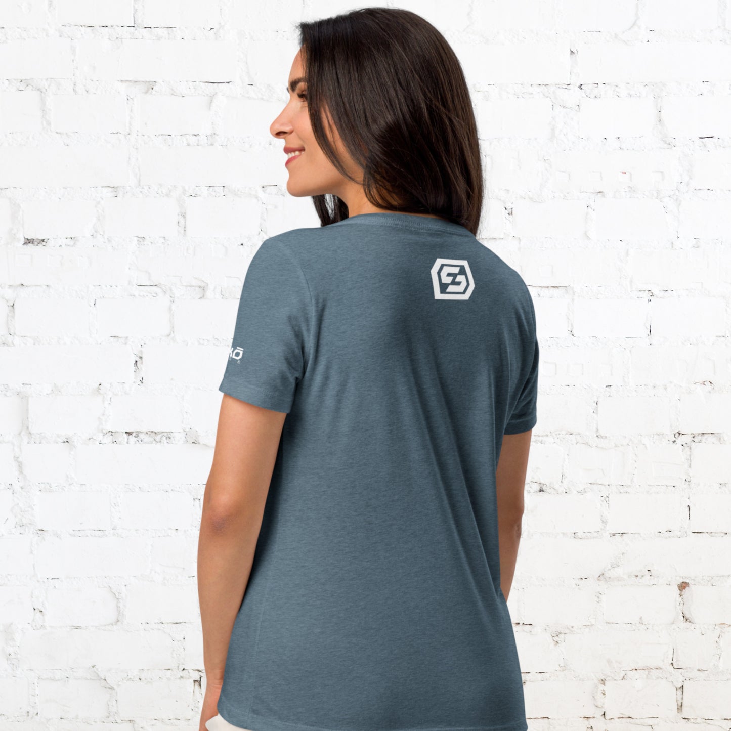 DANCE | MAI 舞 V-NECK WOMEN'S RELAXED FIT TEE